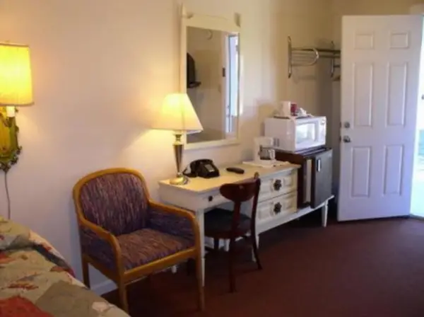 Hacienda Motel Main image
