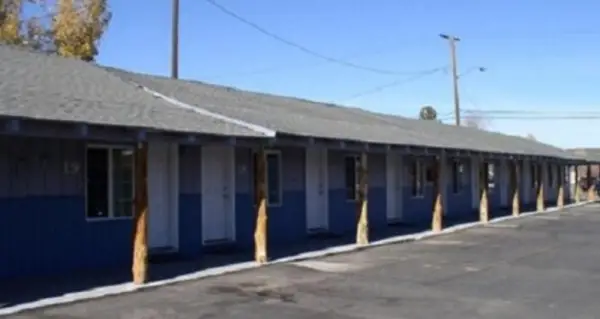 Hacienda Motel 4